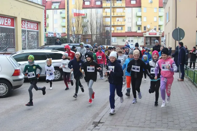 Bieg "Tropem wilczym". Uczestnicy pobiegli dla uczczenia pamięci Żołnierzy Wyklętych (zdjęcia)