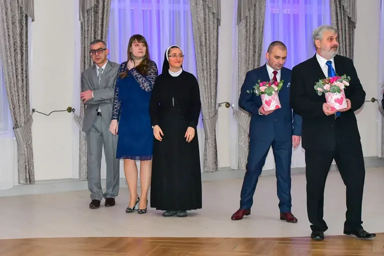 Maturzyści "Ekonomika" bawili się na studniówce (zdjęcia, wideo)