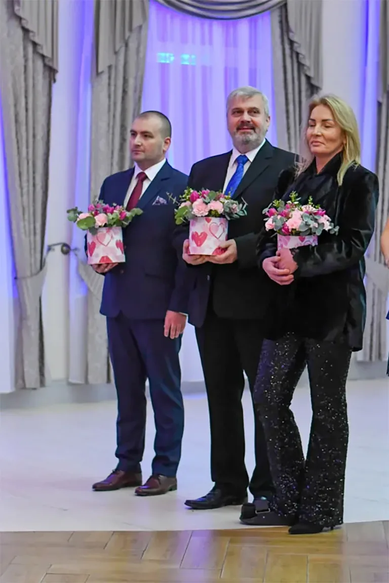 Maturzyści "Ekonomika" bawili się na studniówce (zdjęcia, wideo)