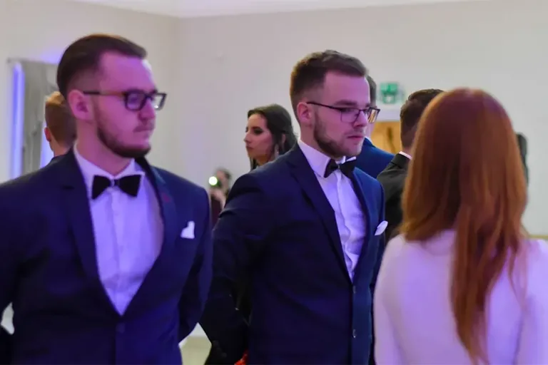 Maturzyści "Ekonomika" bawili się na studniówce (zdjęcia, wideo)