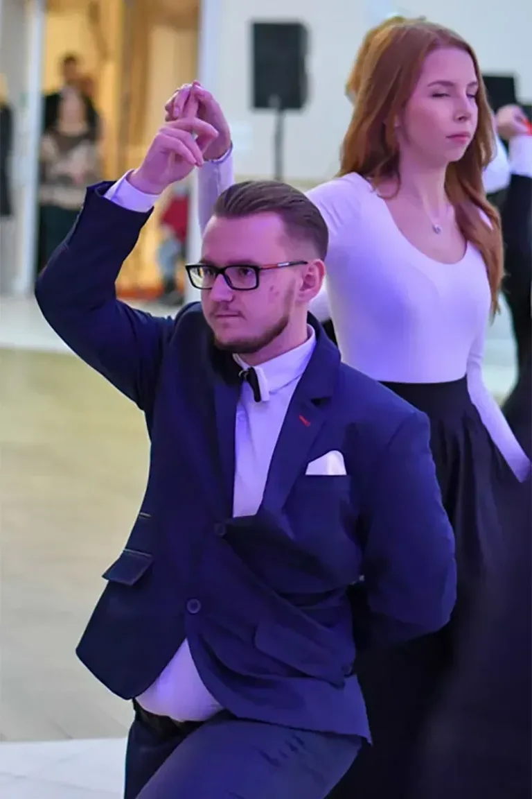 Maturzyści "Ekonomika" bawili się na studniówce (zdjęcia, wideo)