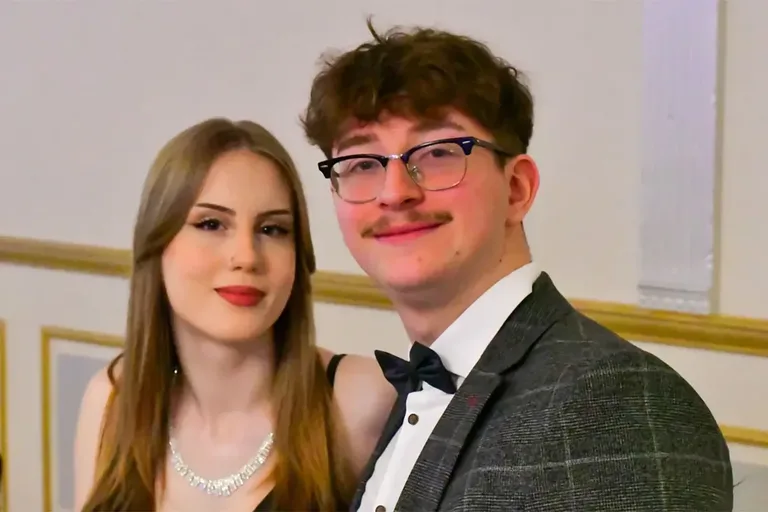 Maturzyści "Ekonomika" bawili się na studniówce (zdjęcia, wideo)
