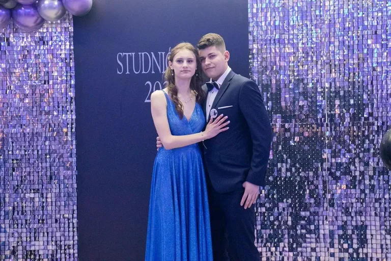 Maturzyści z ZSCKR w Starym Lubiejewie świętowali swój bal w "Euforii" (zdjęcia, wideo)