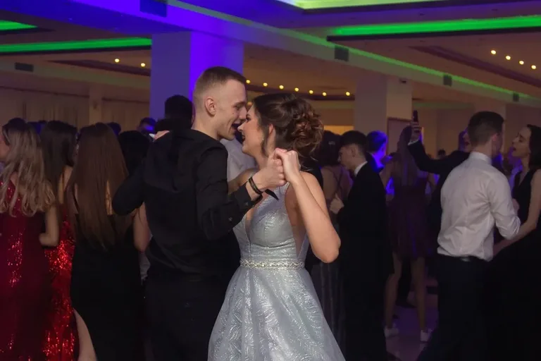 Studniówka Liceum Ogólnokształcącego im. Mikołaja Kopernika w Ostrowi Mazowieckiej! (zdjęcia, wideo)