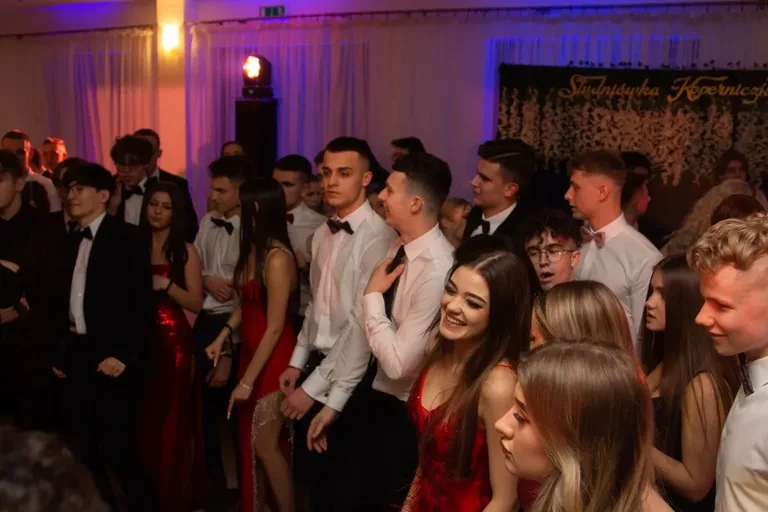 Studniówka Liceum Ogólnokształcącego im. Mikołaja Kopernika w Ostrowi Mazowieckiej! (zdjęcia, wideo)