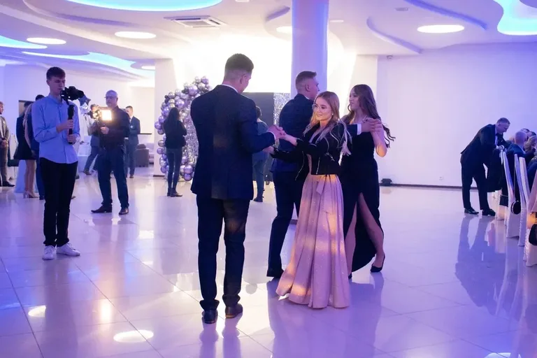 Maturzyści z ZSCKR w Starym Lubiejewie świętowali swój bal w "Euforii" (zdjęcia, wideo)
