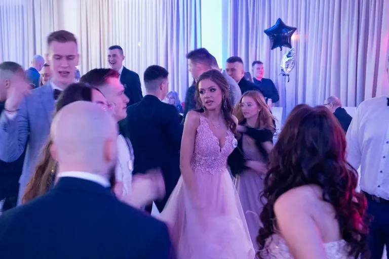 Maturzyści z ZSCKR w Starym Lubiejewie świętowali swój bal w "Euforii" (zdjęcia, wideo)