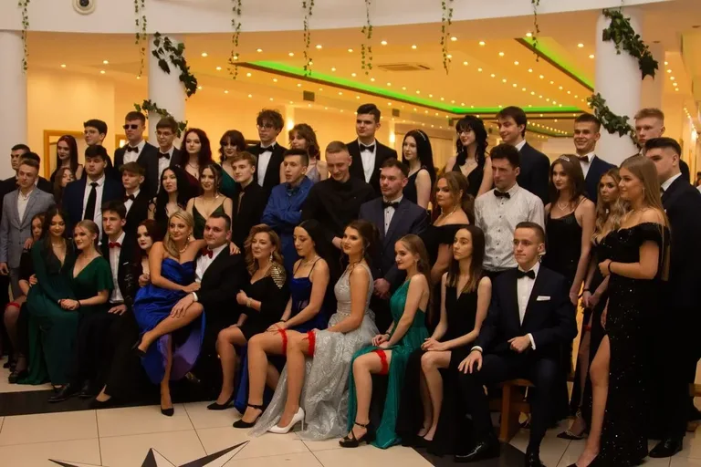 Studniówka Liceum Ogólnokształcącego im. Mikołaja Kopernika w Ostrowi Mazowieckiej! (zdjęcia, wideo)