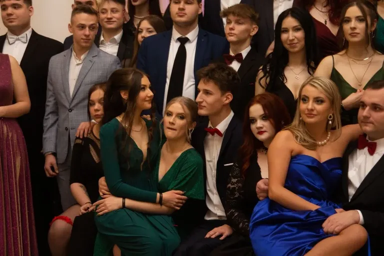 Studniówka Liceum Ogólnokształcącego im. Mikołaja Kopernika w Ostrowi Mazowieckiej! (zdjęcia, wideo)