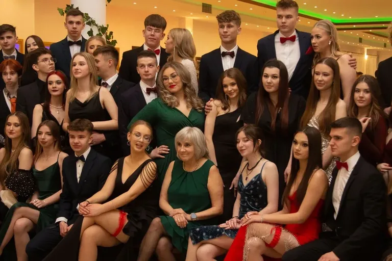 Studniówka Liceum Ogólnokształcącego im. Mikołaja Kopernika w Ostrowi Mazowieckiej! (zdjęcia, wideo)