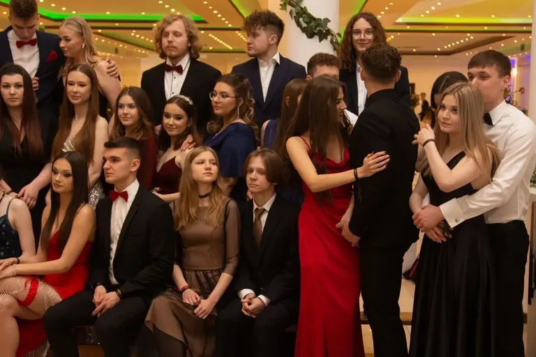 Studniówka Liceum Ogólnokształcącego im. Mikołaja Kopernika w Ostrowi Mazowieckiej! (zdjęcia, wideo)