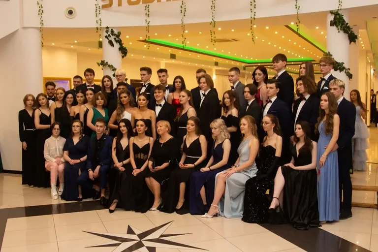 Studniówka Liceum Ogólnokształcącego im. Mikołaja Kopernika w Ostrowi Mazowieckiej! (zdjęcia, wideo)