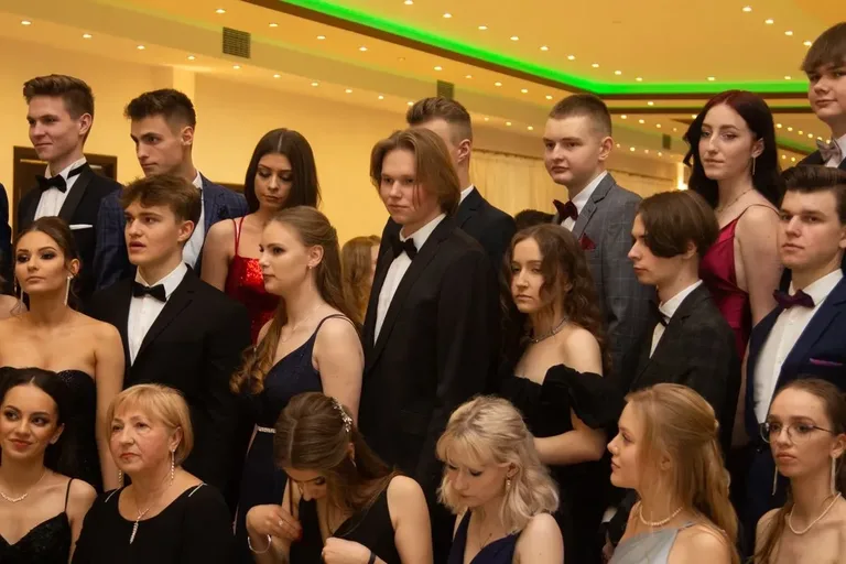 Studniówka Liceum Ogólnokształcącego im. Mikołaja Kopernika w Ostrowi Mazowieckiej! (zdjęcia, wideo)