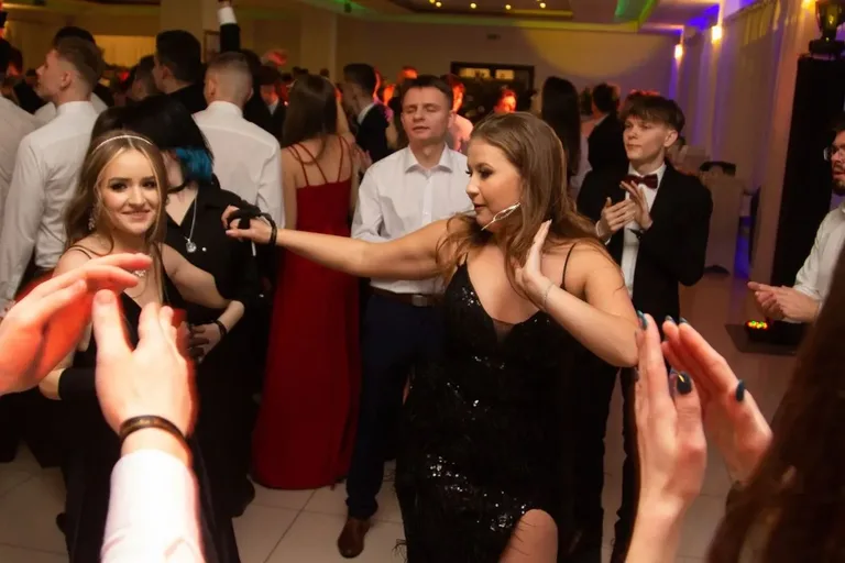 Studniówka Liceum Ogólnokształcącego im. Mikołaja Kopernika w Ostrowi Mazowieckiej! (zdjęcia, wideo)