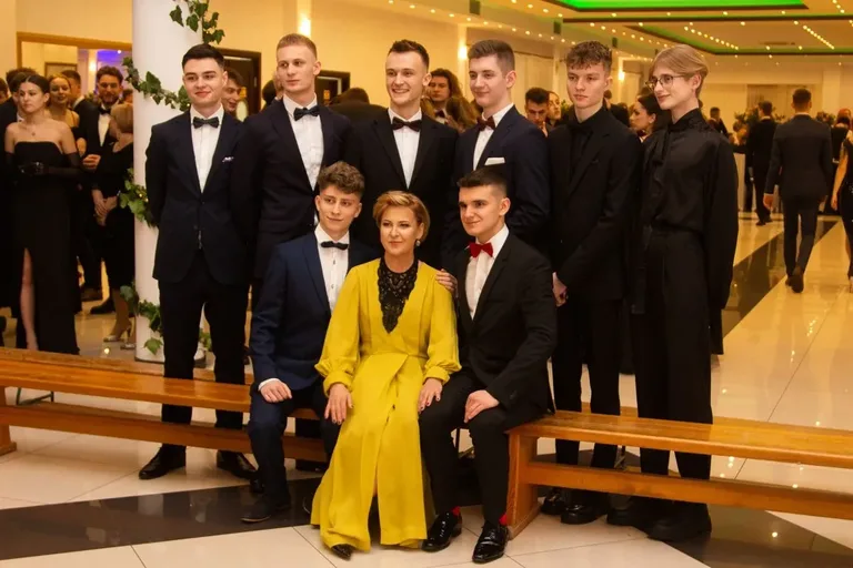 Studniówka Liceum Ogólnokształcącego im. Mikołaja Kopernika w Ostrowi Mazowieckiej! (zdjęcia, wideo)