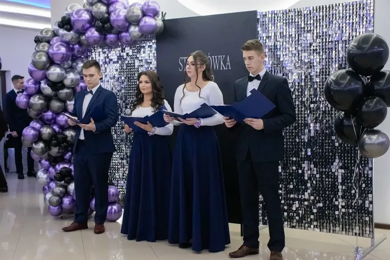 Maturzyści z ZSCKR w Starym Lubiejewie świętowali swój bal w "Euforii" (zdjęcia, wideo)