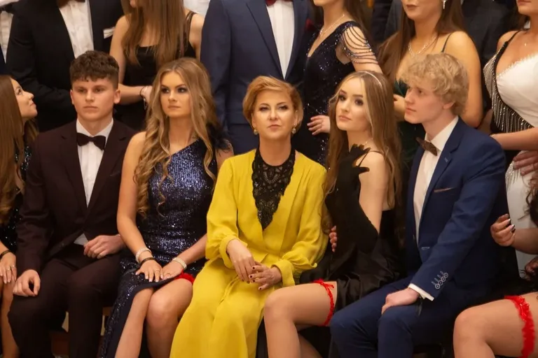 Studniówka Liceum Ogólnokształcącego im. Mikołaja Kopernika w Ostrowi Mazowieckiej! (zdjęcia, wideo)