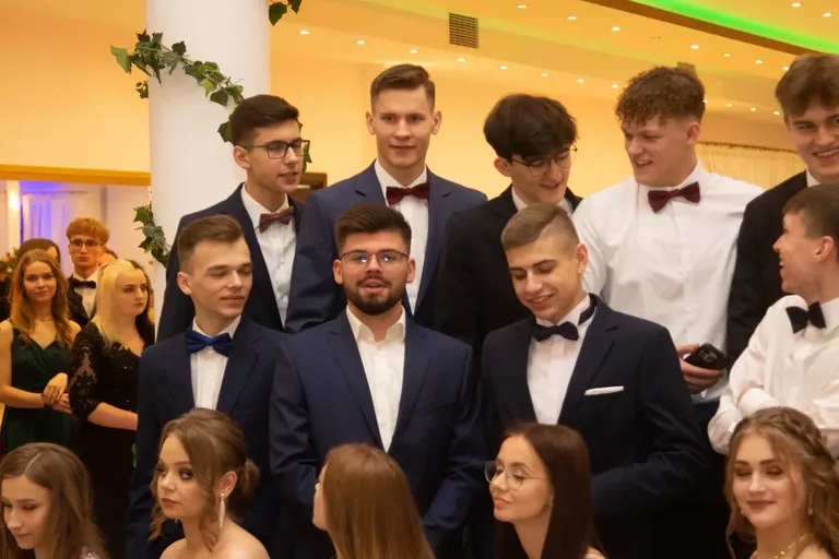 Studniówka Liceum Ogólnokształcącego im. Mikołaja Kopernika w Ostrowi Mazowieckiej! (zdjęcia, wideo)