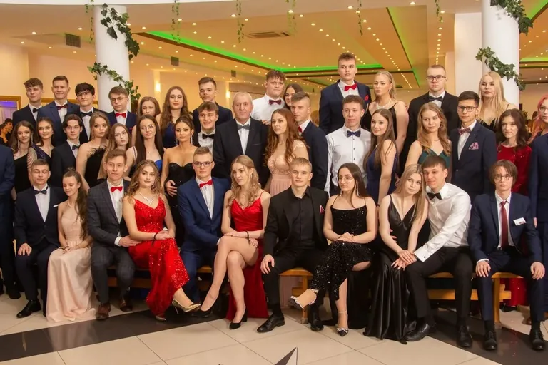 Studniówka Liceum Ogólnokształcącego im. Mikołaja Kopernika w Ostrowi Mazowieckiej! (zdjęcia, wideo)