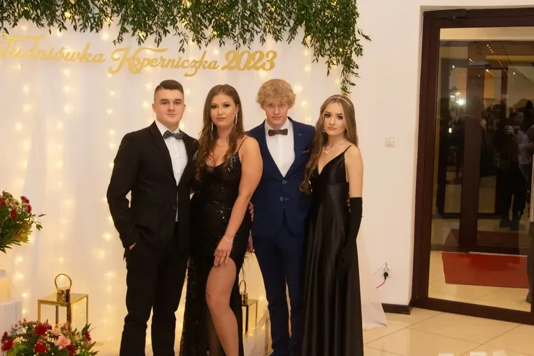 Studniówka Liceum Ogólnokształcącego im. Mikołaja Kopernika w Ostrowi Mazowieckiej! (zdjęcia, wideo)