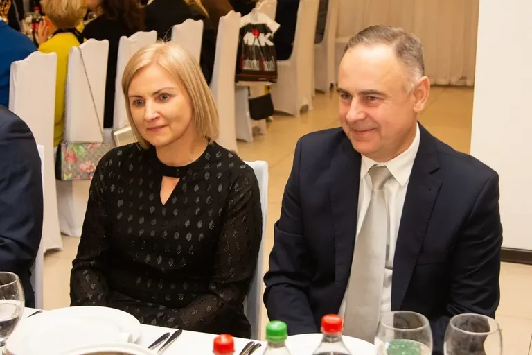 Studniówka Liceum Ogólnokształcącego im. Mikołaja Kopernika w Ostrowi Mazowieckiej! (zdjęcia, wideo)