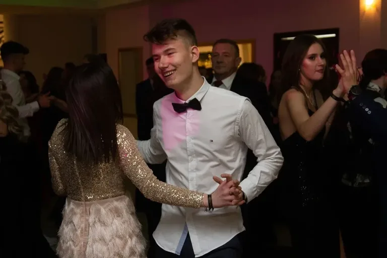 Studniówka Liceum Ogólnokształcącego im. Mikołaja Kopernika w Ostrowi Mazowieckiej! (zdjęcia, wideo)