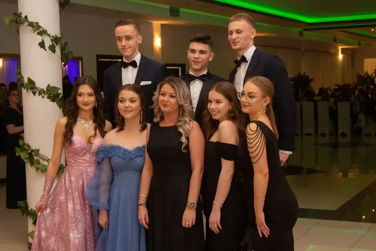 Studniówka Liceum Ogólnokształcącego im. Mikołaja Kopernika w Ostrowi Mazowieckiej! (zdjęcia, wideo)