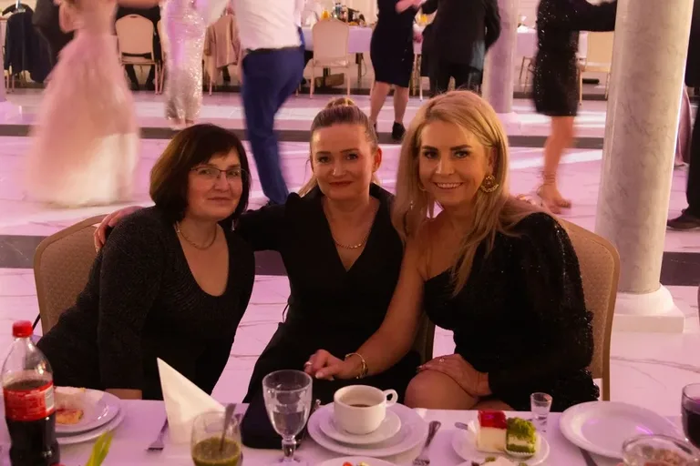 Studniówka maturzystów z Zespołu Szkół im. Stanisława Staszica w Małkini Górnej! (zdjęcia, wideo)