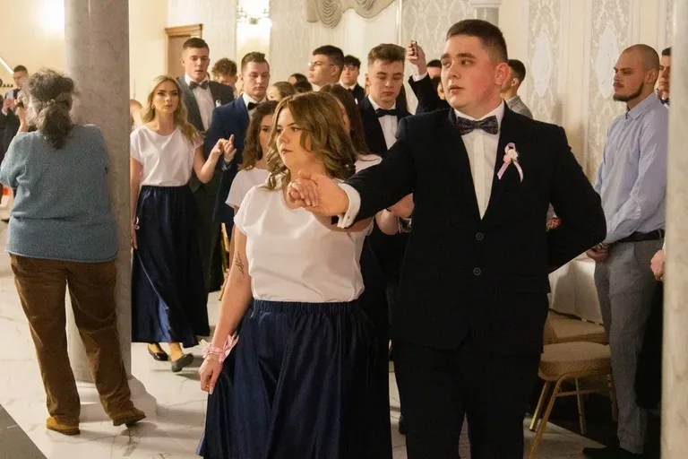 Studniówka maturzystów z Zespołu Szkół im. Stanisława Staszica w Małkini Górnej! (zdjęcia, wideo)