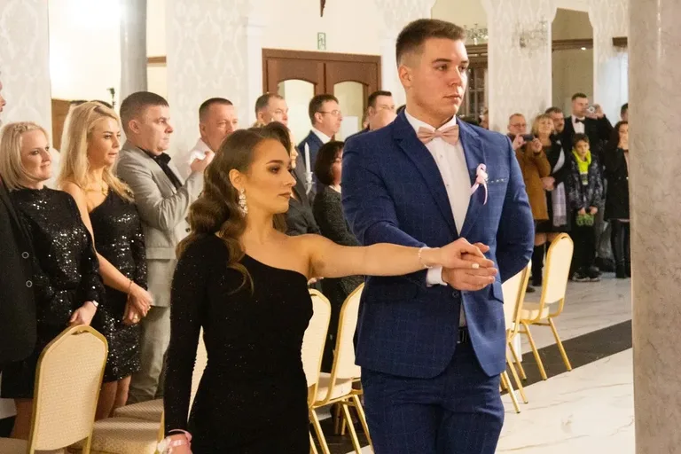 Studniówka maturzystów z Zespołu Szkół im. Stanisława Staszica w Małkini Górnej! (zdjęcia, wideo)