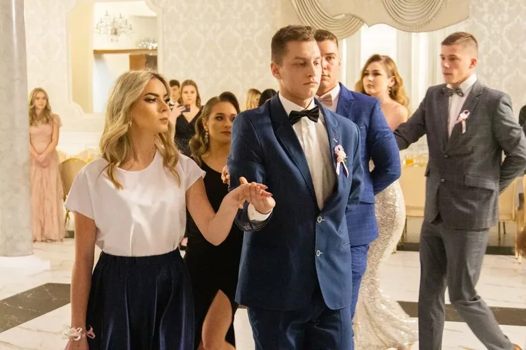 Studniówka maturzystów z Zespołu Szkół im. Stanisława Staszica w Małkini Górnej! (zdjęcia, wideo)