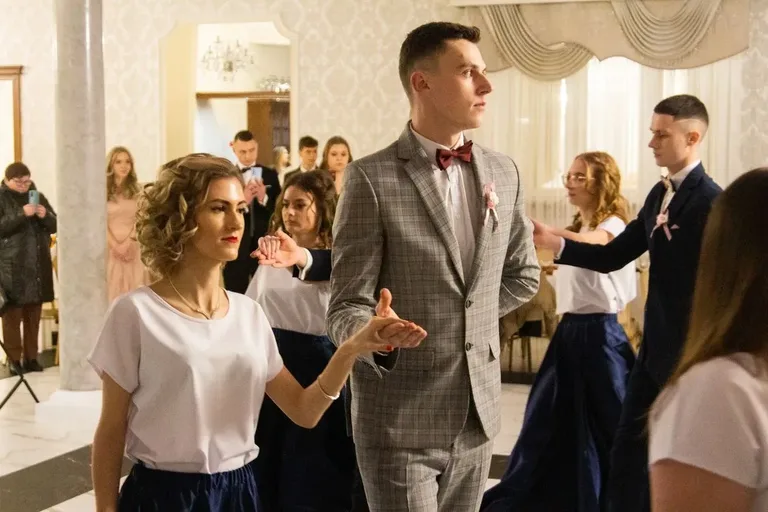 Studniówka maturzystów z Zespołu Szkół im. Stanisława Staszica w Małkini Górnej! (zdjęcia, wideo)