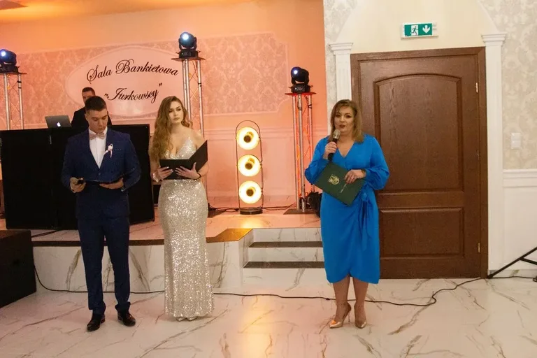 Studniówka maturzystów z Zespołu Szkół im. Stanisława Staszica w Małkini Górnej! (zdjęcia, wideo)