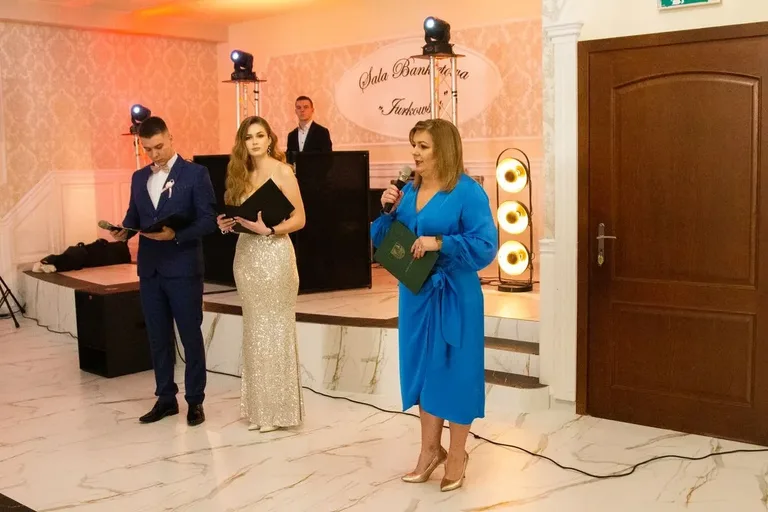 Studniówka maturzystów z Zespołu Szkół im. Stanisława Staszica w Małkini Górnej! (zdjęcia, wideo)