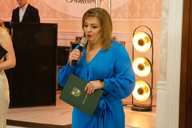 Studniówka maturzystów z Zespołu Szkół im. Stanisława Staszica w Małkini Górnej! (zdjęcia, wideo)