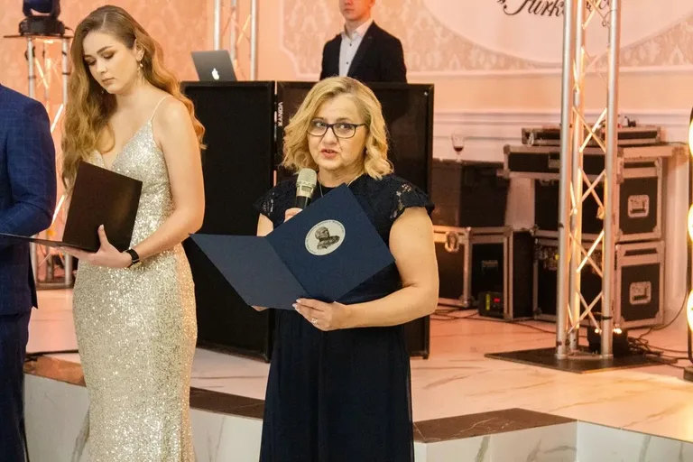 Studniówka maturzystów z Zespołu Szkół im. Stanisława Staszica w Małkini Górnej! (zdjęcia, wideo)