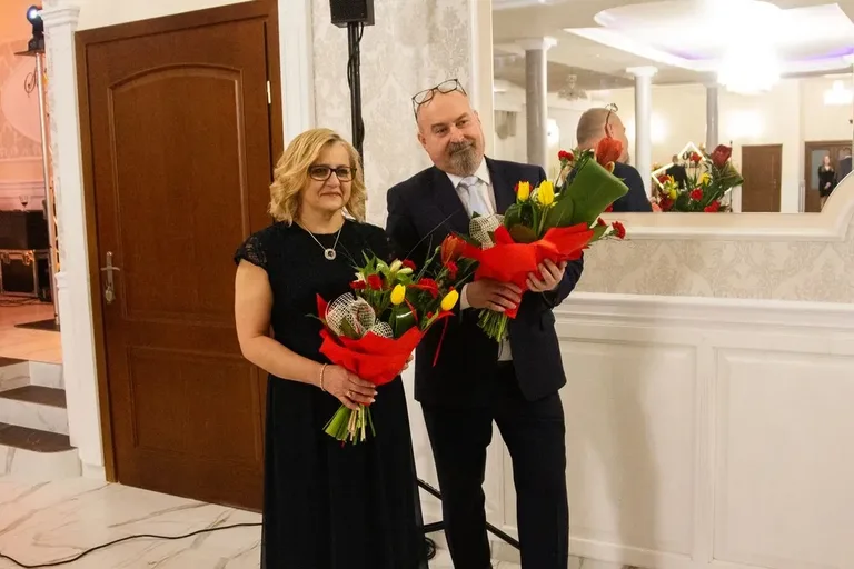 Studniówka maturzystów z Zespołu Szkół im. Stanisława Staszica w Małkini Górnej! (zdjęcia, wideo)