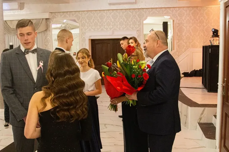 Studniówka maturzystów z Zespołu Szkół im. Stanisława Staszica w Małkini Górnej! (zdjęcia, wideo)