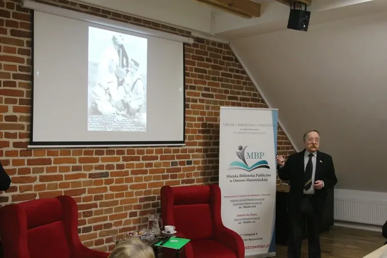 Spotkanie z Andrzejem Mierzwińskim w Miejskiej Bibliotece Publicznej w Ostrowi Mazowieckiej! (zdjęcia)