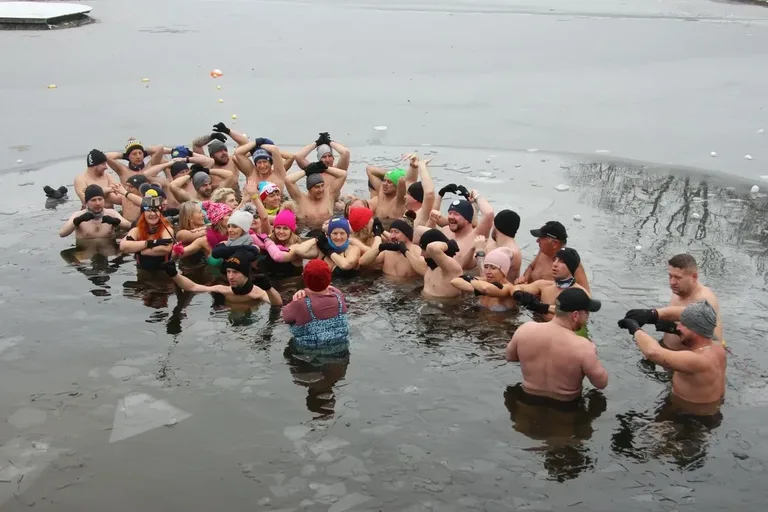 Finał WOŚP na sportowo! Ostrów Biega i Morstrowiaki przyłączyły się do pomocy aktywnie (zdjęcia)