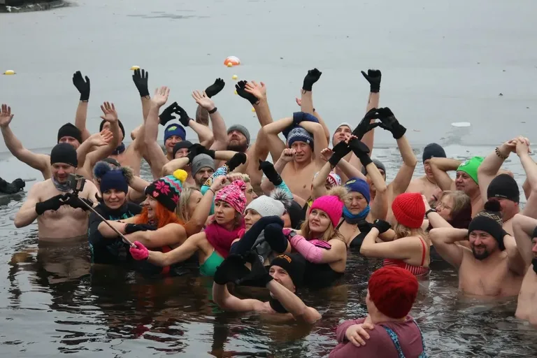 Finał WOŚP na sportowo! Ostrów Biega i Morstrowiaki przyłączyły się do pomocy aktywnie (zdjęcia)
