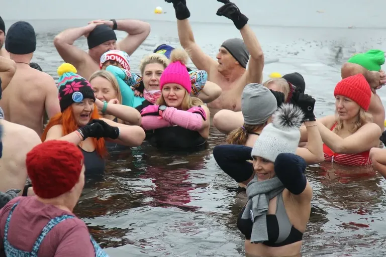 Finał WOŚP na sportowo! Ostrów Biega i Morstrowiaki przyłączyły się do pomocy aktywnie (zdjęcia)
