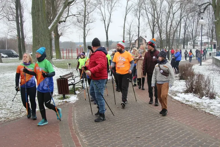 Finał WOŚP na sportowo! Ostrów Biega i Morstrowiaki przyłączyły się do pomocy aktywnie (zdjęcia)
