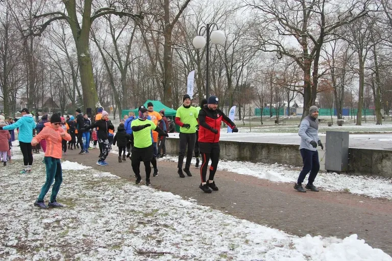 Finał WOŚP na sportowo! Ostrów Biega i Morstrowiaki przyłączyły się do pomocy aktywnie (zdjęcia)