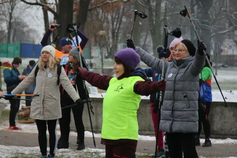 Finał WOŚP na sportowo! Ostrów Biega i Morstrowiaki przyłączyły się do pomocy aktywnie (zdjęcia)