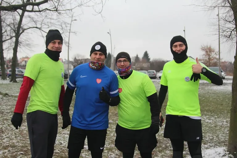 Finał WOŚP na sportowo! Ostrów Biega i Morstrowiaki przyłączyły się do pomocy aktywnie (zdjęcia)