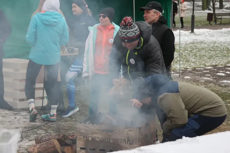 Finał WOŚP na sportowo! Ostrów Biega i Morstrowiaki przyłączyły się do pomocy aktywnie (zdjęcia)