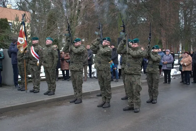 Obchody 160. rocznicy wybuchu Powstania Styczniowego w Ostrowi Mazowieckiej (zdjęcia)