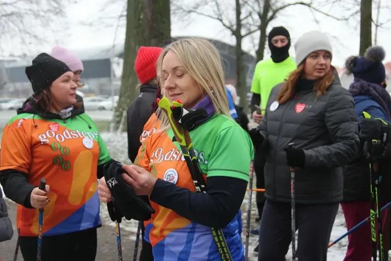 Finał WOŚP na sportowo! Ostrów Biega i Morstrowiaki przyłączyły się do pomocy aktywnie (zdjęcia)