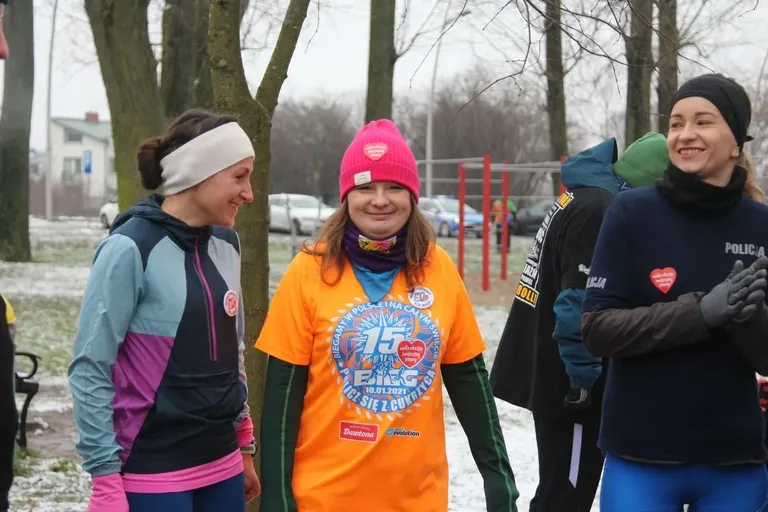 Finał WOŚP na sportowo! Ostrów Biega i Morstrowiaki przyłączyły się do pomocy aktywnie (zdjęcia)